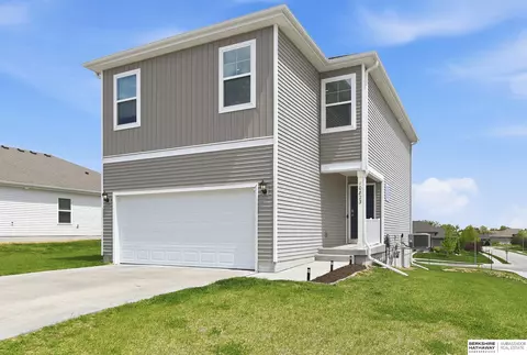 10823 S 177th St, Omaha, NE 68136