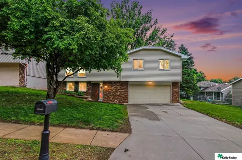 10927 Crown Point Ave, Omaha, NE 68164