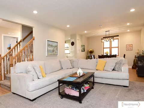 7201 Canyon Rd, Lincoln, NE 68516