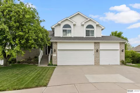 6120 Cheney Ridge Cir, Lincoln, NE 68516