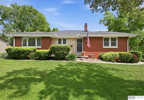 947 S Washington St, Papillion, NE 68046