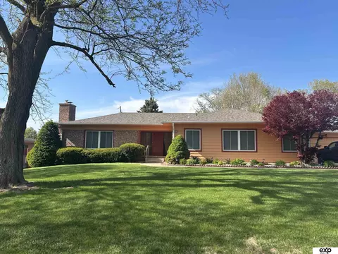 10276 Fowler Ave, Omaha, NE 68134