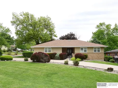8401 S 26th St, Bellevue, NE 68147