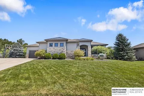 5507 S 208 Cir, Elkhorn, NE 68022
