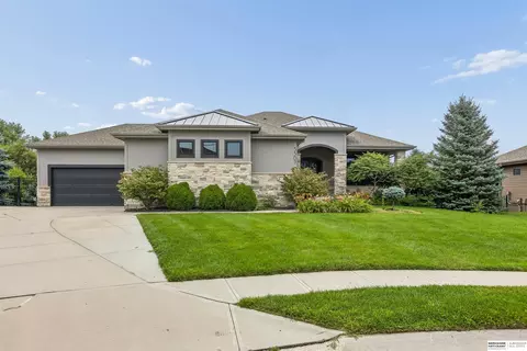 5507 S 208 Cir, Elkhorn, NE 68022