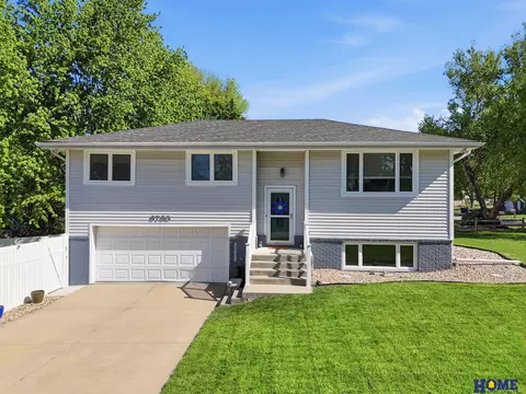 6760 Newton St, Lincoln, NE 68506