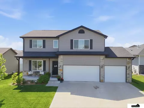 6811 N 10th St, Lincoln, NE 68521