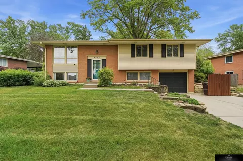 8022 Talbot Trl, Lincoln, NE 68506