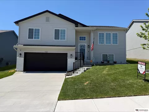 7902 N 113th Ave, Omaha, NE 68142