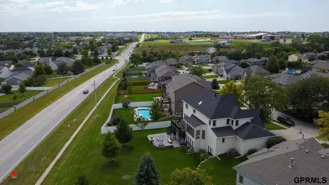 7823 N 156th Ave, Bennington, NE 68007