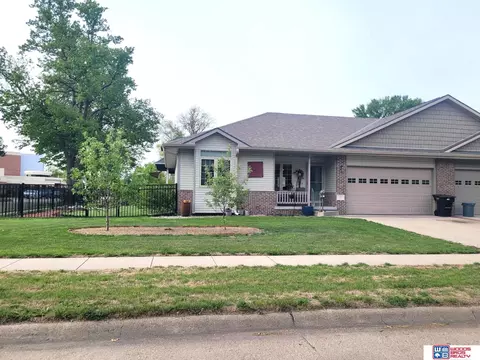 11 Roberts St, Seward, NE 68434