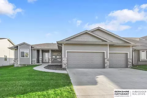 16615 Benjamin St, Bennington, NE 68007
