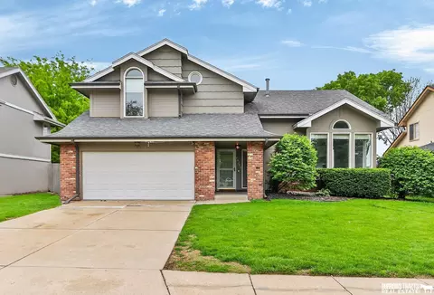 16255 Weir St, Omaha, NE 68135