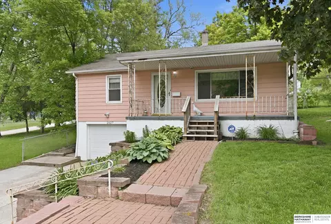 2627 N 70 St, Omaha, NE 68104