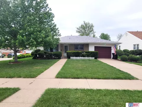 456 N Columbia Ave, Seward, NE 68434