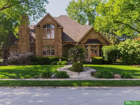 21516 Arbor St, Elkhorn, NE 68022