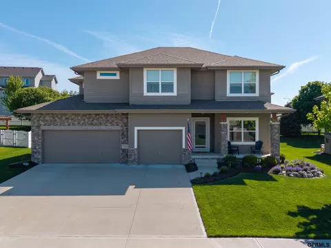 10215 S 124 St, Papillion, NE 68046