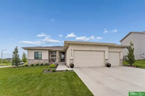 8164 S 184th Ter, Omaha, NE 68136