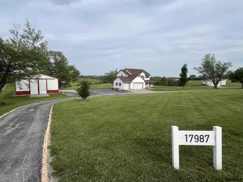 17987 S 228th St, Gretna, NE 68028