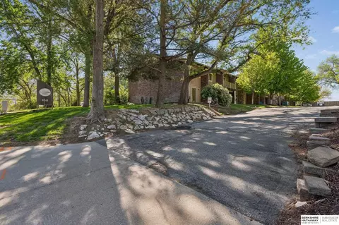 8941 Miami St #9, Omaha, NE 68134