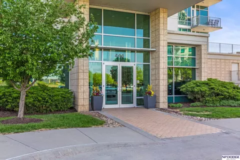 444 Riverfront Plz #1101, Omaha, NE 68102