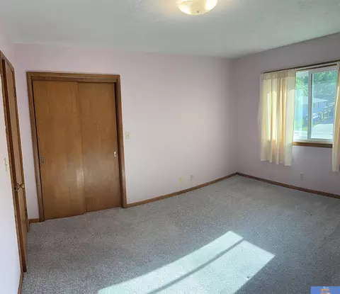 Bedroom - 1005 N 16th Ave, Beatrice, NE 68310 photo 4 of 7