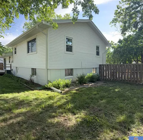Exterior - 1005 N 16th Ave, Beatrice, NE 68310 photo 11 of 11