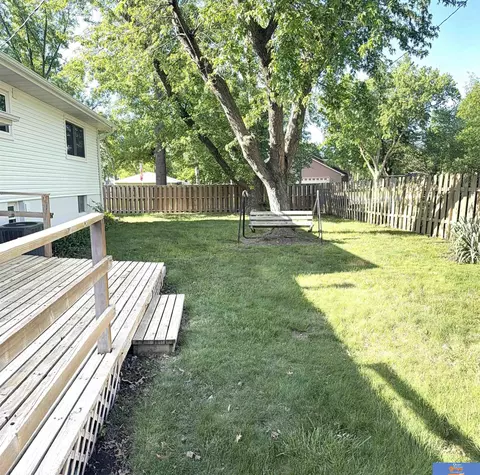 Exterior - 1005 N 16th Ave, Beatrice, NE 68310 photo 7 of 11