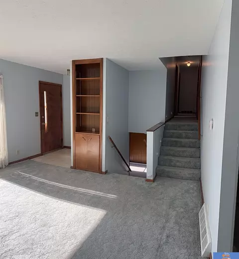 Living - 1005 N 16th Ave, Beatrice, NE 68310 photo 5 of 7