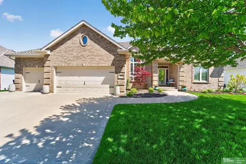 10209 S 177th St, Omaha, NE 68136