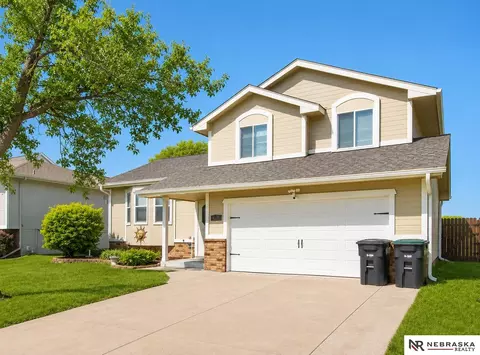 5518 S 155th St, Omaha, NE 68137