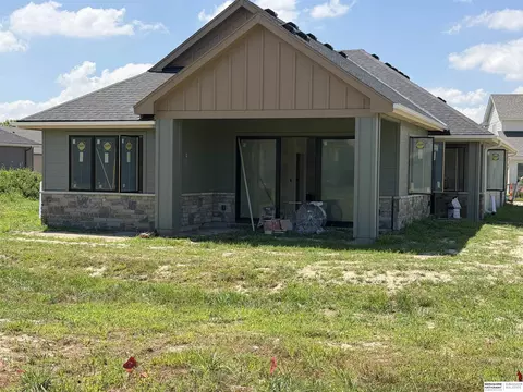 17516 Marinda Plz, Omaha, NE 68130