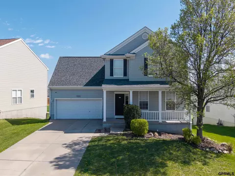 13805 Kelly Dr, Bellevue, NE 68123