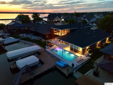609 Pier 1, Lincoln, NE 68528