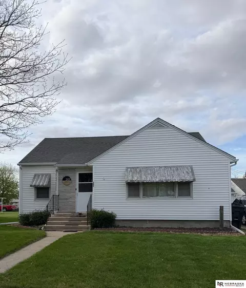 207 W Cedar St, Coleridge, NE 68727