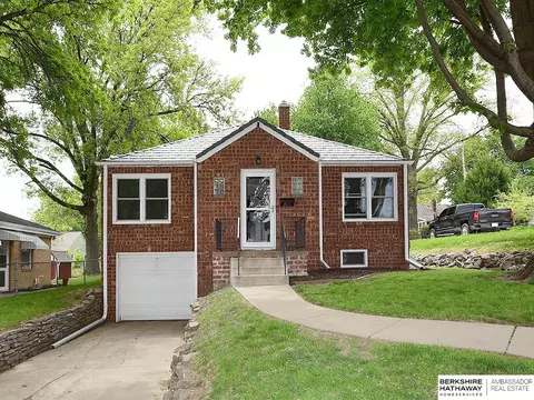 3911 Castelar St, Omaha, NE 68105