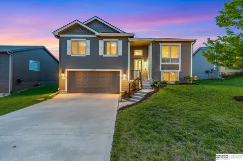 16637 Potter St, Bennington, NE 68007