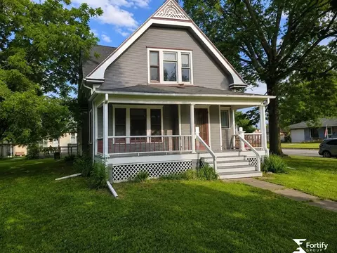 Exterior - 201 S Jefferson St, Bruning, NE 68322 photo 2 of 11