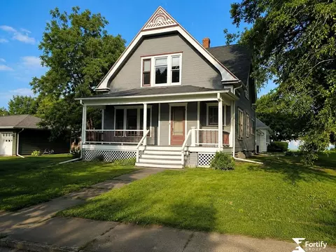Exterior - 201 S Jefferson St, Bruning, NE 68322 photo 10 of 11