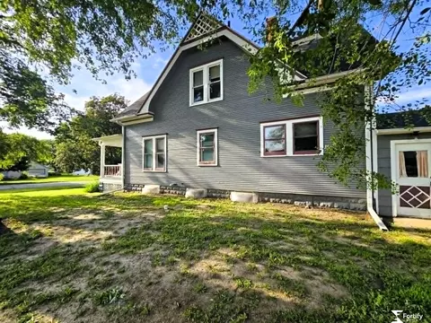 Exterior - 201 S Jefferson St, Bruning, NE 68322 photo 1 of 11