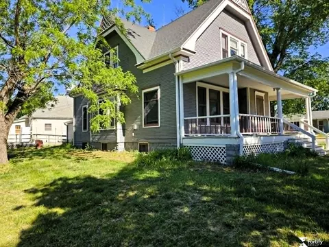 Exterior - 201 S Jefferson St, Bruning, NE 68322 photo 8 of 11