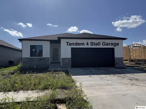 9615 S 87th St, Lincoln, NE 68526