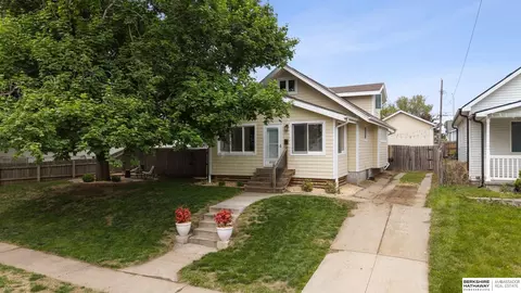 4132 M St, Omaha, NE 68107