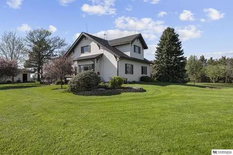 10277 SW 29 Rd, Pickrell, NE 68422