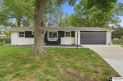 4410 Newton Cir, Lincoln, NE 68506