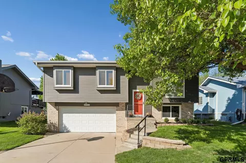 15231 Ontario St, Omaha, NE 68144