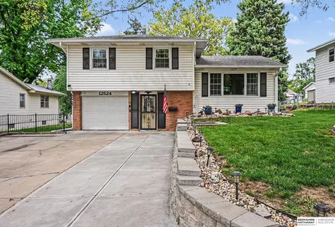 12624 O St, Omaha, NE 68137