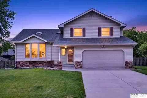 7022 Michelle Ave, La Vista, NE 68128
