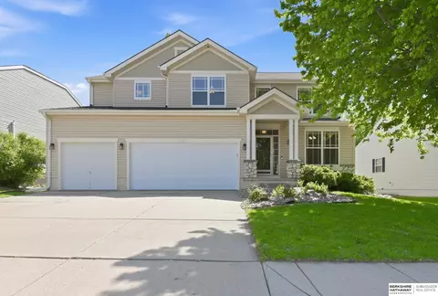 5911 S 161st St, Omaha, NE 68135