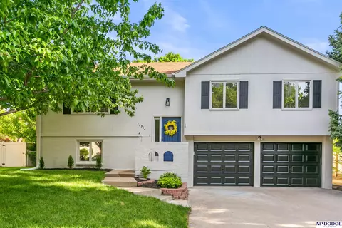 14912 Paul Plz, Omaha, NE 68154